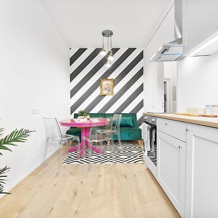 Apartments Direkt Am Staatstheater,Modern,Zentral,Ruhig,2 Zimmer,Netflix,Privatparkplatz Auf Dem Hof 科特布斯 外观 照片